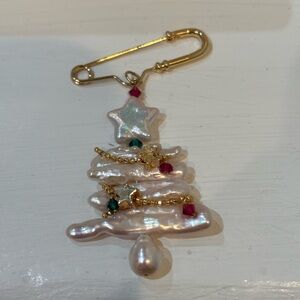 Pearl Christmas Tree Brooch with Gold Accents